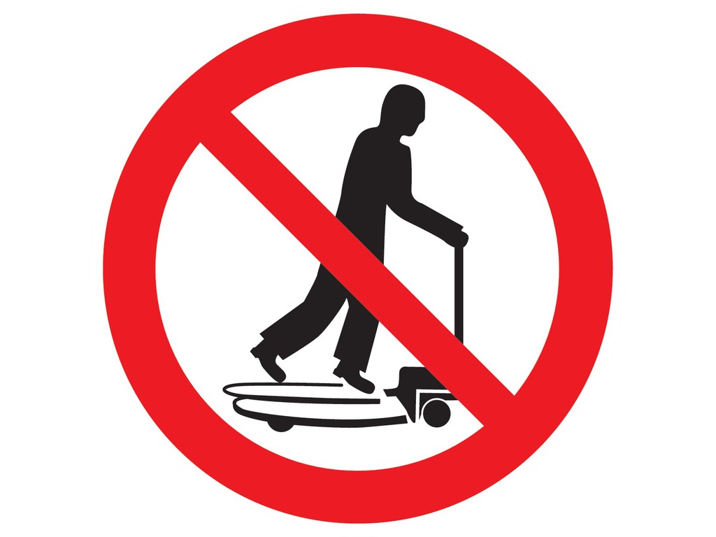 Interdit de monter sur les chariots