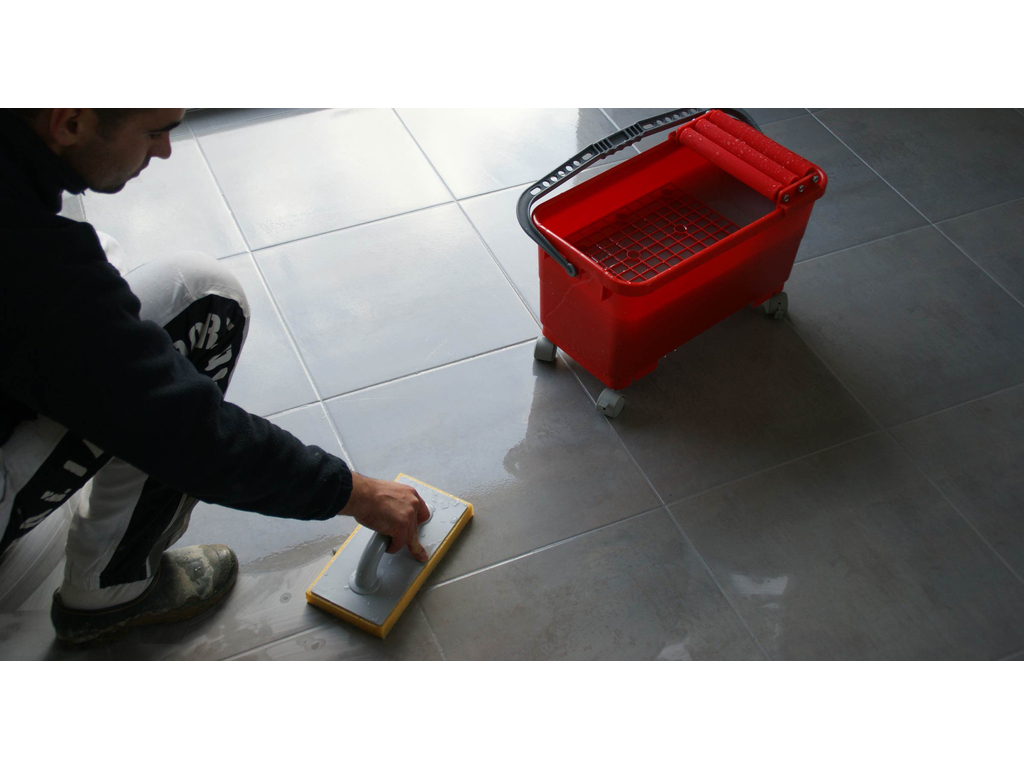 Kit à joints professionnel pour carreleur - Taliaplast - bac de 23 litres  avec accessoires