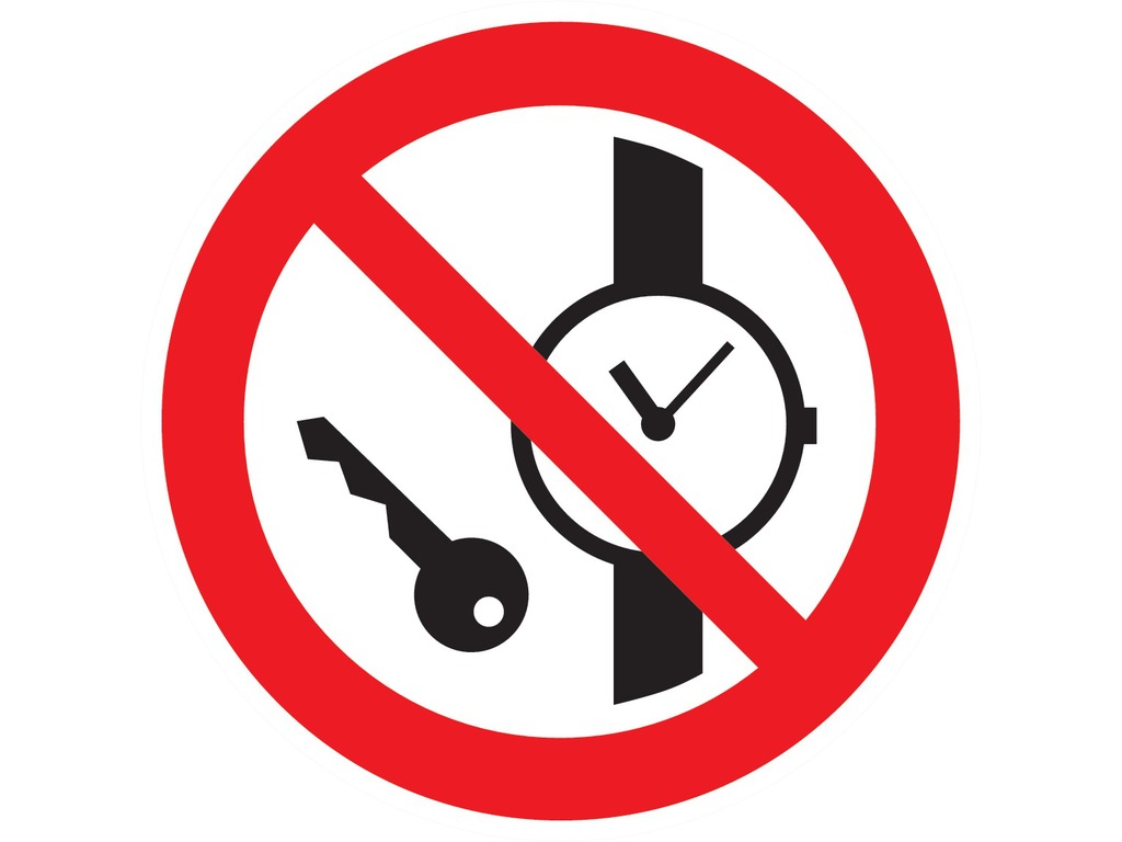 Articles métalliques ou montres interdits