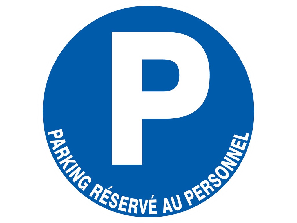 Parking réservé au personnel