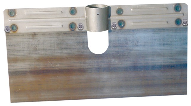 Grattoir de coffrage monobloc renforcé 4 boulons