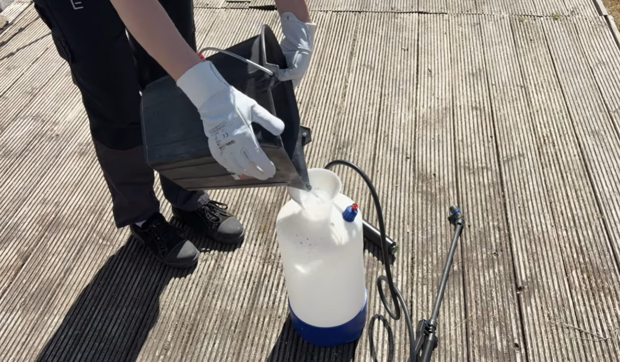 TALIA® réinvente le seau en ajoutant un côté plat !